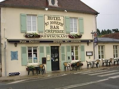 Logis Hotel Saint-Joseph Sancoins 외부 사진